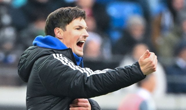 Merlin Polzin beim HSV an der Seitenlinie