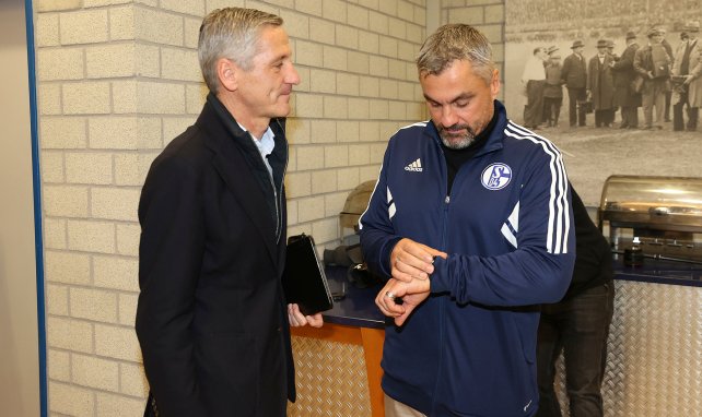 Bernd Schröder mit Schalke-Trainer Thomas Reis