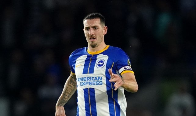 Lewis Dunk im Trikot von Brighton & Hove Albion