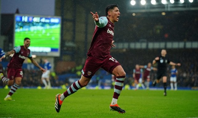Edson Alvarez freut sich