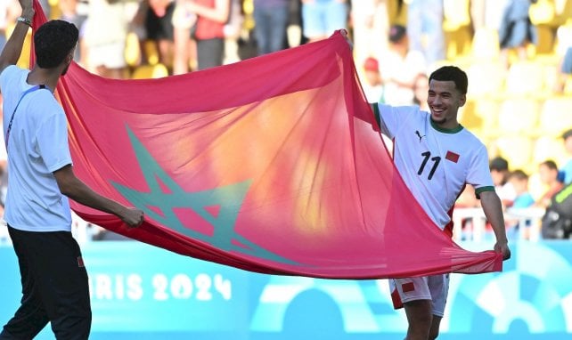 El Ouahdi freut sich über die Flagge