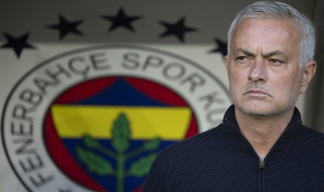 Mourinho schaut grimmig