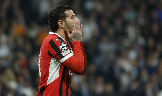 Théo Hernández im Milan-Trikot 24/25