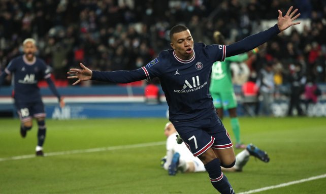 Kylian Mbappé freut sich über sein Tor