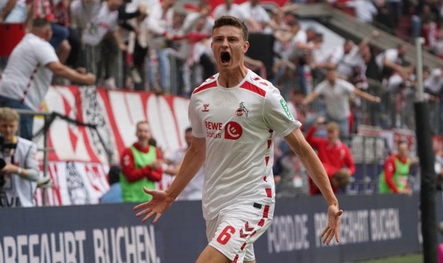 Eric Martel feiert sich selbst