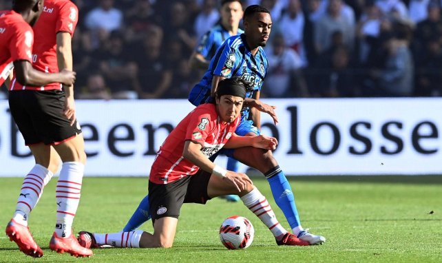 Érick Gutiérrez wirft sich für PSV in den Zweikampf