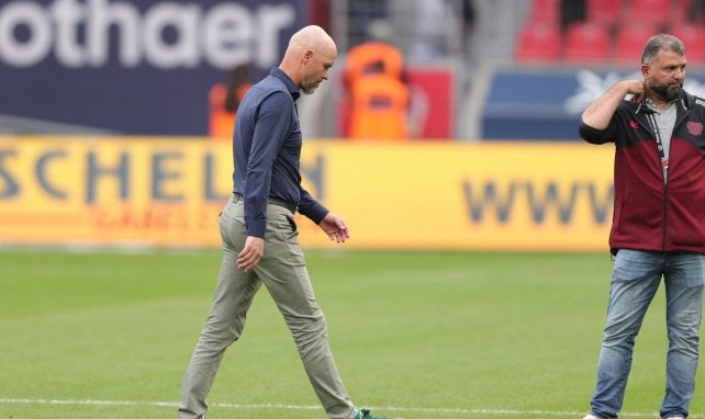 Erik ten Hag lässt den Kopf hängen