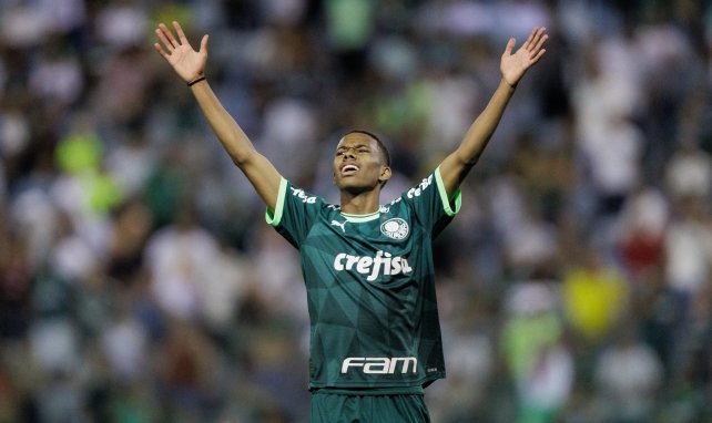 Estêvão jubelt für Palmeiras