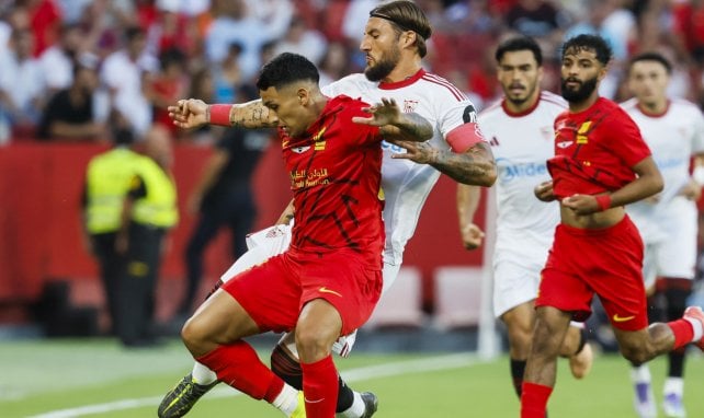 Ezequiel Fernández im Zweikampf