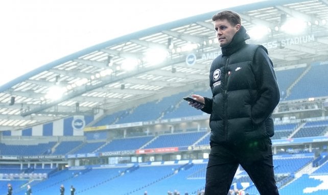 Fabian Hürzeler im Stadion von Brighton & Hove Albion