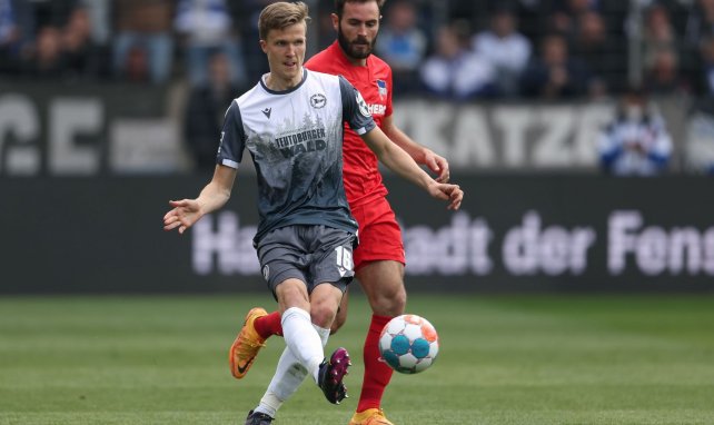 Fabian Kunze am Ball für Arminia Bielefeld