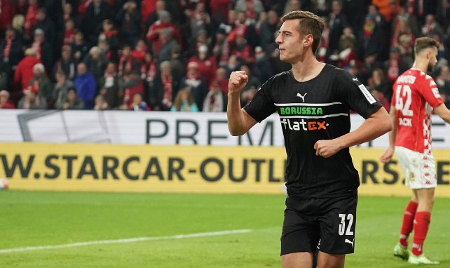 Florian Neuhaus nach seinem Tor gegen den FSV Mainz 05