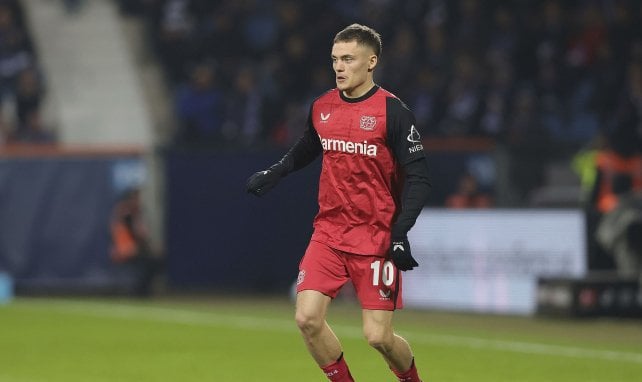 Florian Wirtz mit dem Ball am Fuß