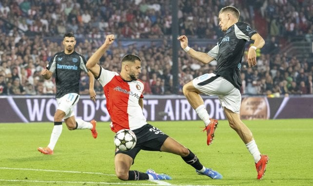 Florian Wirtz (r.) bei einem Offensivlauf in der Champions League