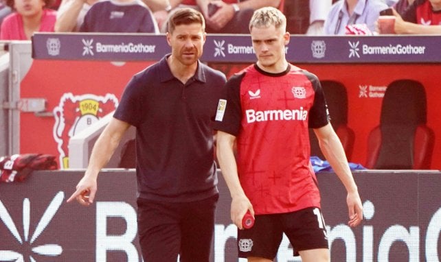 Florian Wirtz und sein Trainer Xabi Alonso