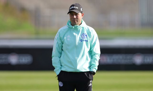 Frank Kramer leitet das Schalke-Training