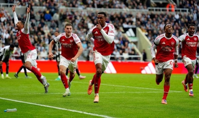 FC Arsenal-Spieler bejubeln ein Tor