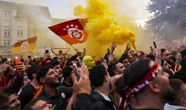 Galatasarays Fans feiern hart