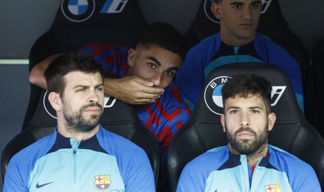 Gerard Piqué und Jordi Alba sitzen meistens auf der Bank