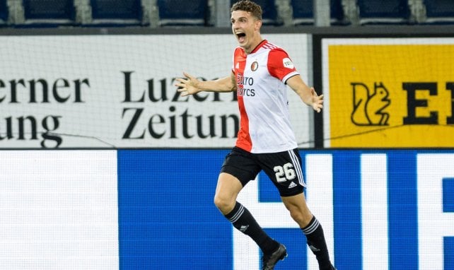 Guus Til bejubelt seinen Treffer für Feyenoord