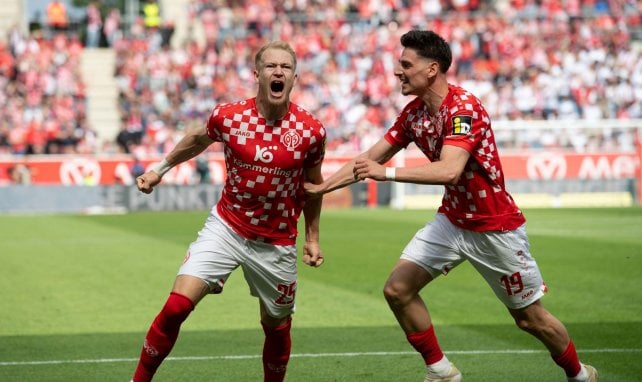 Andreas Hanche-Olsen bejubelt ein Tor
