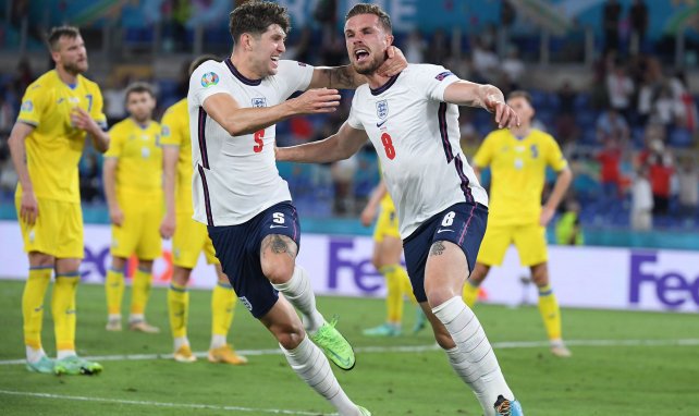 Jordan Henderson (r.) im Trikot der englischen Nationalmannschaft