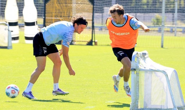 Im Winter: Hertha-Duo vor dem Absprung 