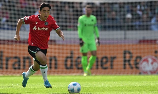 Hyun-ju Lee ist für 96 am Ball