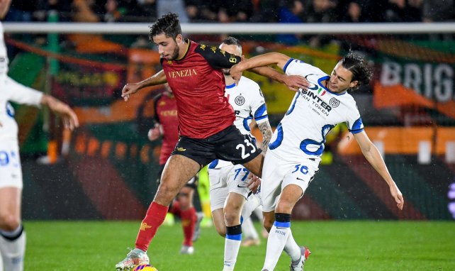 Inter bindet Darmian
