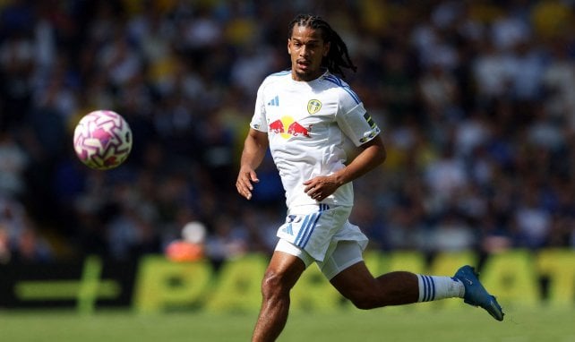 Isaac Schmidt hat den Ball im Blick
