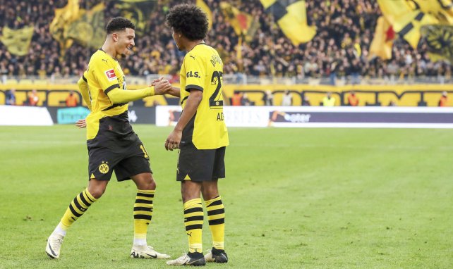 Jadon Sancho und Karim Adeyemi klatschen ab