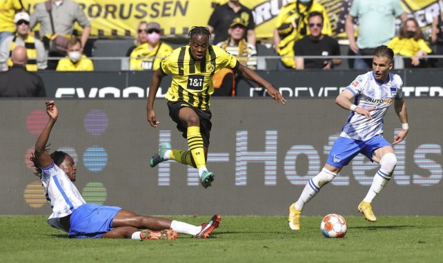 Von zwei Gegenspielern nicht zu halten: Jamie Bynoe-Gittens