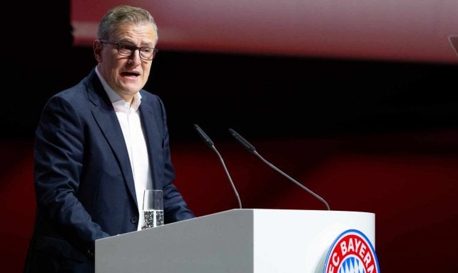 CEO Jan-Christian Dreesen auf der Jahreshauptversammlung des FC Bayern München 2024