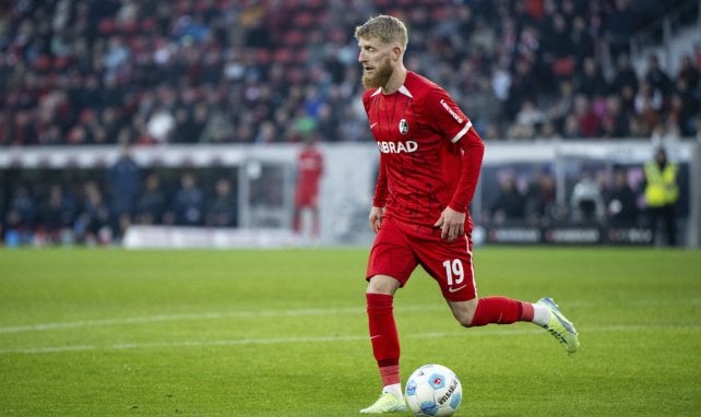 Jan-Niklas Beste am Ball für den SCF