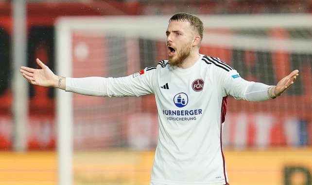 Jannes Horn für Nürnberg am Ball