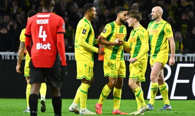#4 Jean-Philippe Gbamin (m.) zu Beginn der Saison beim FC Nantes