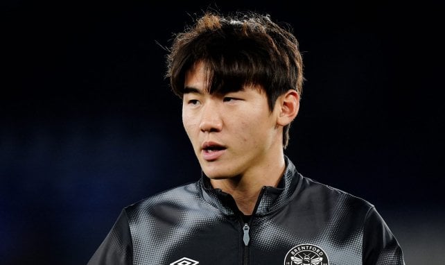 Ji-soo Kim im Trainingsshirt des FC Brentford