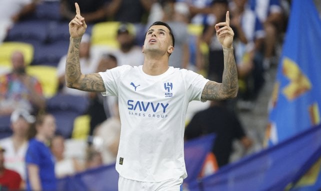 João Cancelo zeigt nach oben