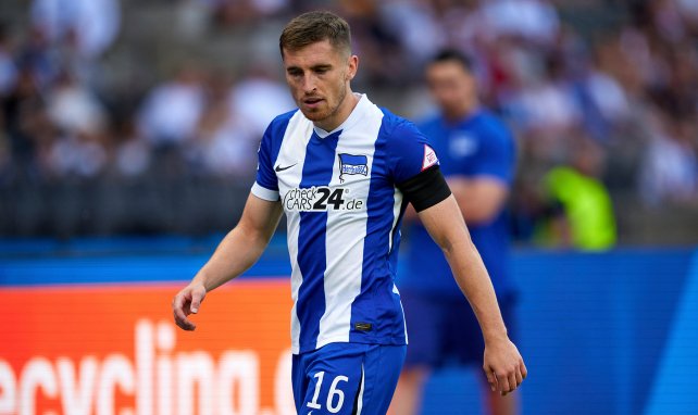 Jonjoe Kenny im Hertha-Trikot