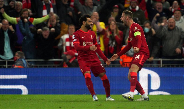 Jordan Henderson (r.) und Mo Salah (l.) bejubeln das zwischenzeitliche 1:0