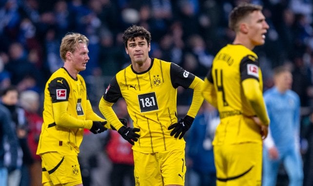 Julian Brandt und Giovanni Reyna schauen bedröppelt