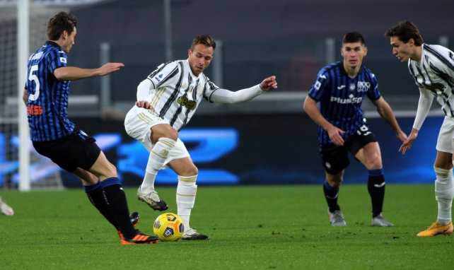 Arthur am Ball für Juventus Turin