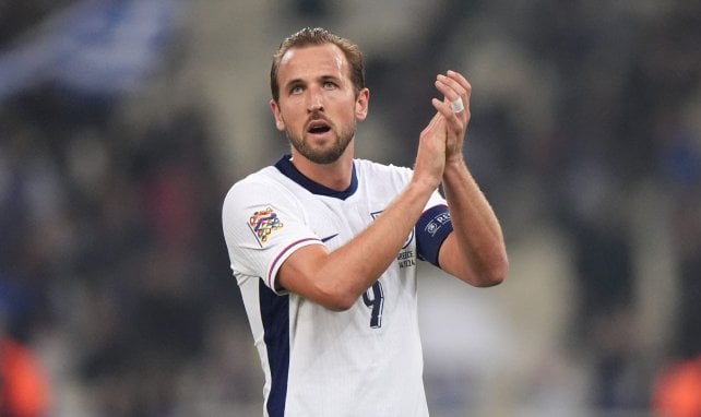 Harry Kane applaudiert den Fans