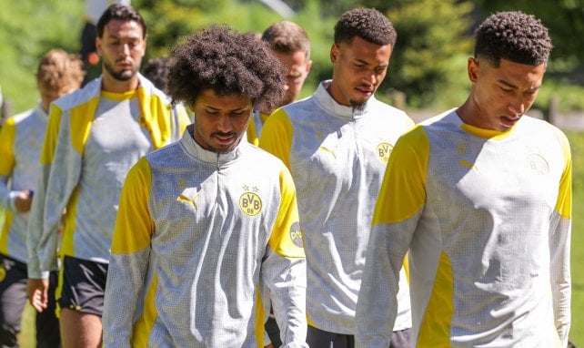 Karim Adeyemi und Jobe Bellingham auf dem Weg zum Trainingsplatz