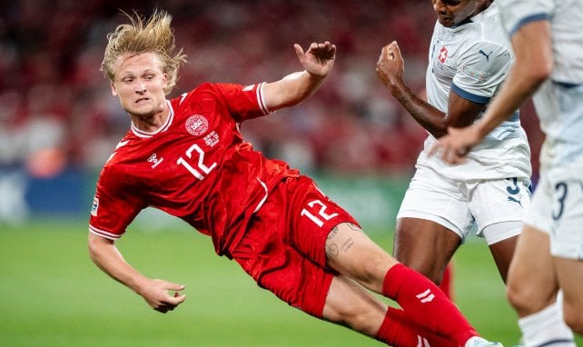 Kasper Dolberg mit vollem Einsatz für Dänemark