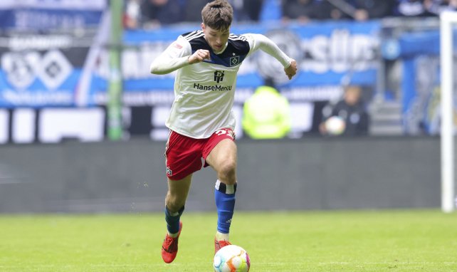 Noah Katterbach im Trikot des Hamburger SV