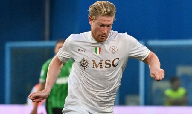 Kevin de Bruyne zieht die Augenbrauen hoch