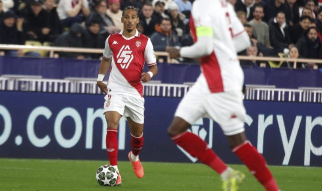 Thilo Kehrer für die AS Moanco am Ball