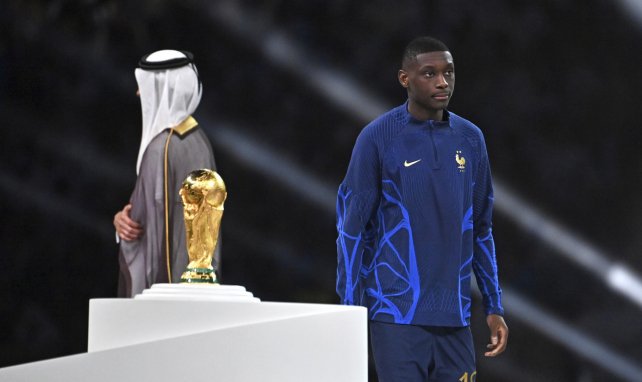 Kolo Muani geht am WM-Pokal vorbei