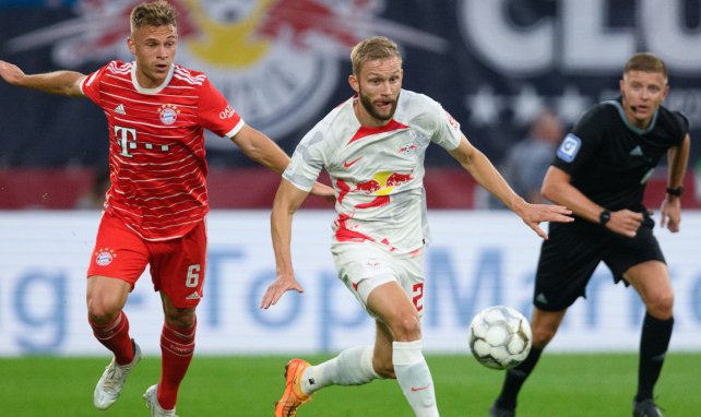 Konrad Laimer (r.) im Duell mit Joshua Kimmich